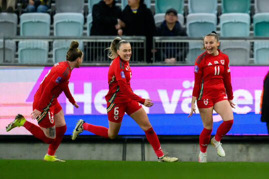 Ellen Jones , Josie Green and Hannah Cain of Wales