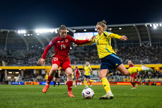 Hayley Ladd of Wales and Filippa Angeldahl of Sweden