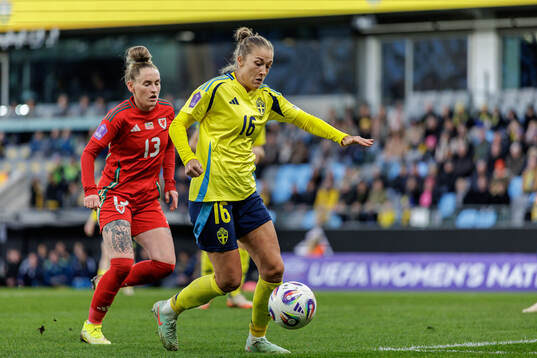 Ellen Jones of Wales and Filippa Angeldahl of Sweden
