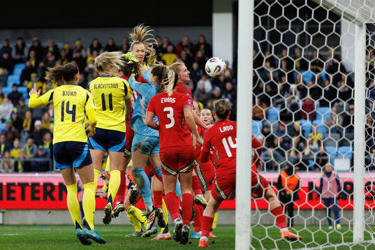 Magdalena Eriksson of Sweden scores the 1-0 goal