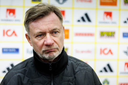 Head coach Peter Gerhardsson of Sweden