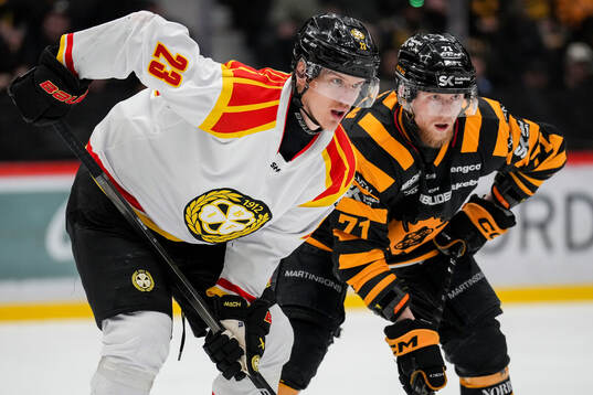 Brynäs Oskar Lindblom och Skellefteås Jonathan Davidsson