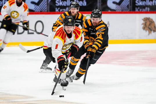 Brynäs Victor Söderström och Skellefteås Andreas Johnson