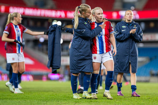 Emilie Woldvik and Thea Bjelde of Norway