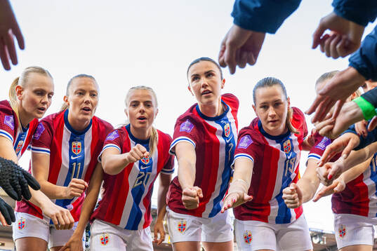 Synne Sofie Kinden Jensen, Emilie Woldvik, Ingrid Syrstad