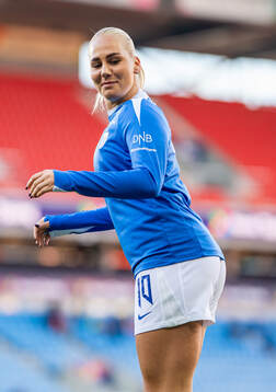 Cathinka Tandberg of Norway warms up