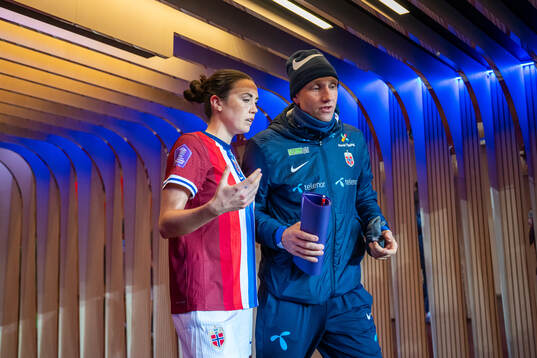 Ingrid Syrstad Engen and coach Terje Skjeldestad of Norway
