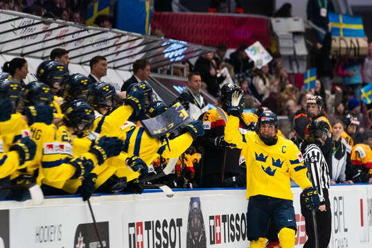 Anna Kjellbin of Sweden celebrates