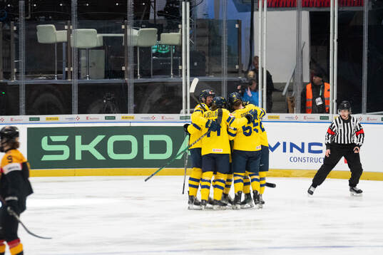 Anna Kjellbin of Sweden celebrates