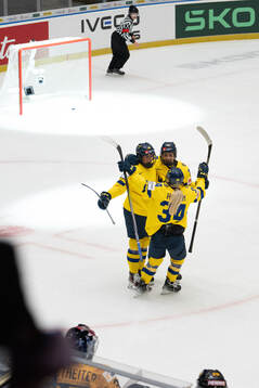 Hanna Olsson,Linnea Johansson and Mira Hallin celebrate of