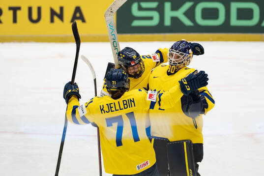 Anna Kjellbin, Ebba Hedqvist and Emma Söderberg of Sweden
