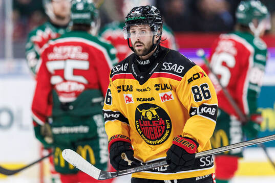 Luleås Mathias Bromé jublar