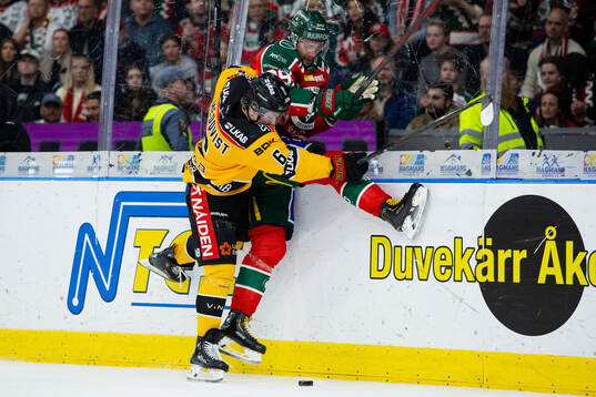 Luleås Isac Hedqvist och Frölundas Mikael Ruohomaa