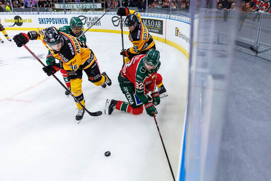 Luleås Pontus Andreasson och Frölundas Filip Cederqvist
