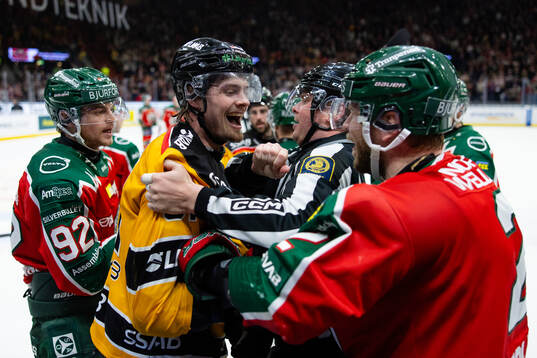 Luleås Markus Nurmi och Frölundas Christian Folin