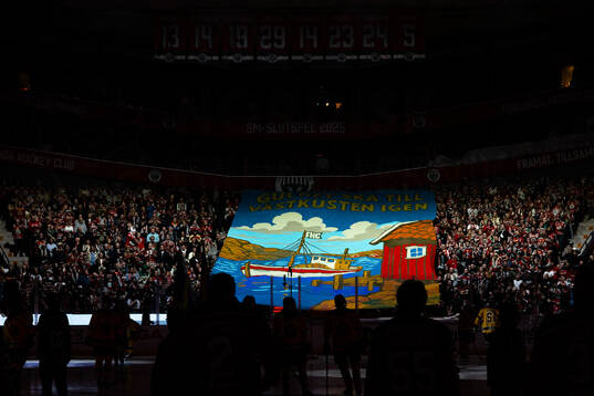 Frölundas klack med ett Tifo