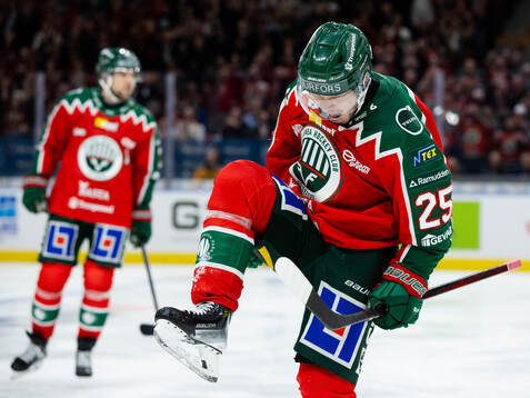 Frölundas Arttu Ruotsalainen jublar