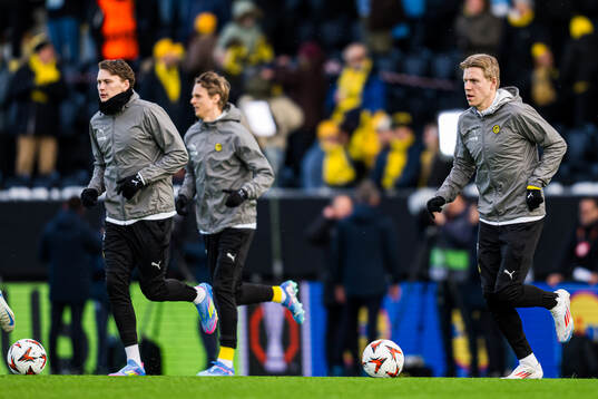 Jens Petter Hauge of Bodø/Glimt warms up