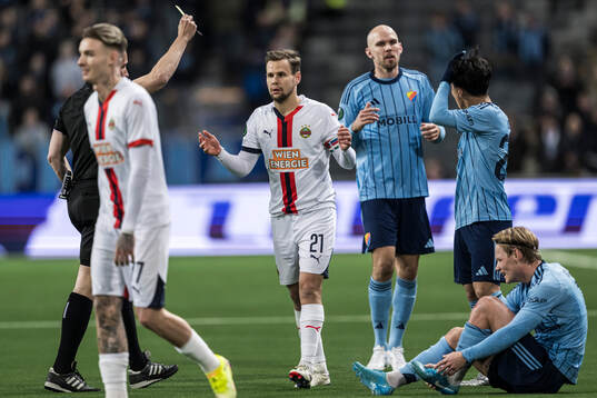 Louis Schaub of Rapid Wien looks dejected