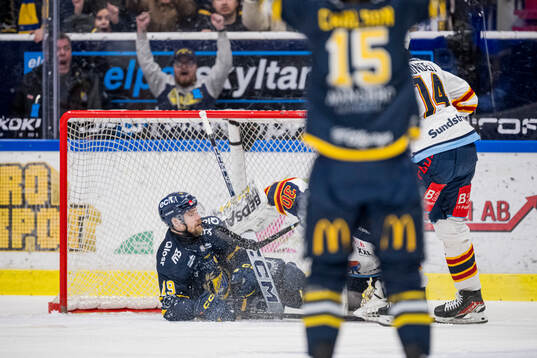 Södertäljes Hampus Harlestam gör 1-0