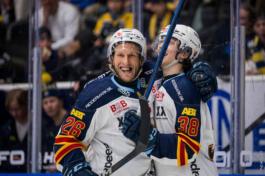 Djurgårdens Fredric Weigel jublar