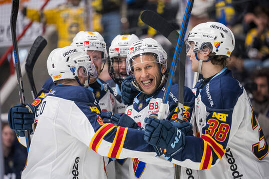 Djurgårdens Fredric Weigel jublar