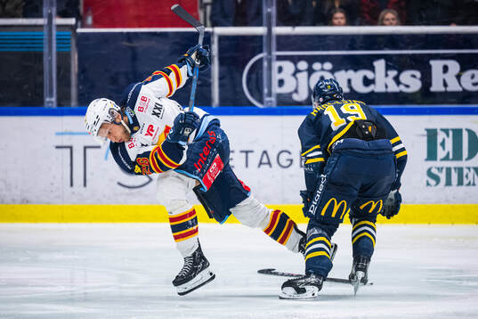 Djurgårdens Fredric Weigel och Södertäljes Hampus