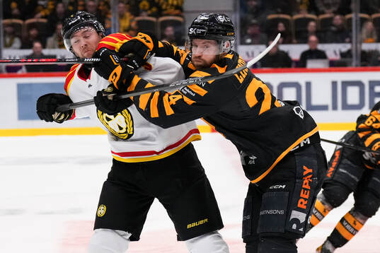 Brynäs Christian Djoos och Skellefteås Oscar Lindberg