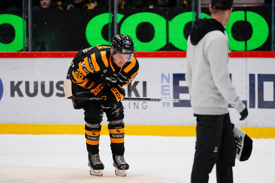 Skellefteås Pontus Johansson  fick ont