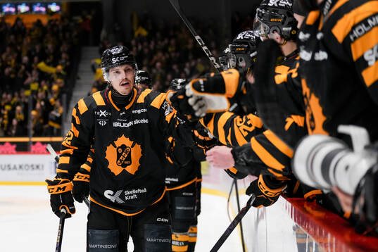 Skellefteås Jonathan Johnson jublar