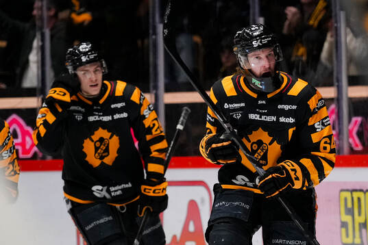 Skellefteås Jonathan Pudas jublar
