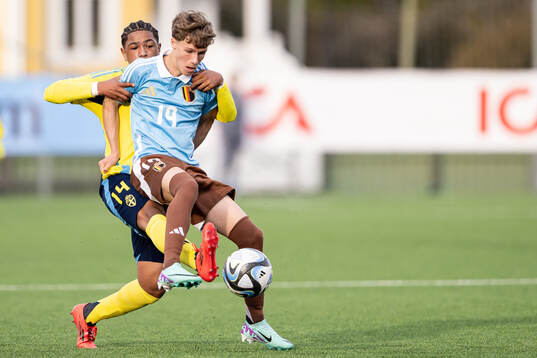 Elliot Mahama Appring of Sweden and Lukas Cakoni of Belgium