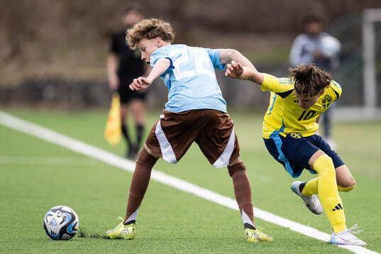 Logan Cappoen of Belgium and Alexander Erdogan of Sweden