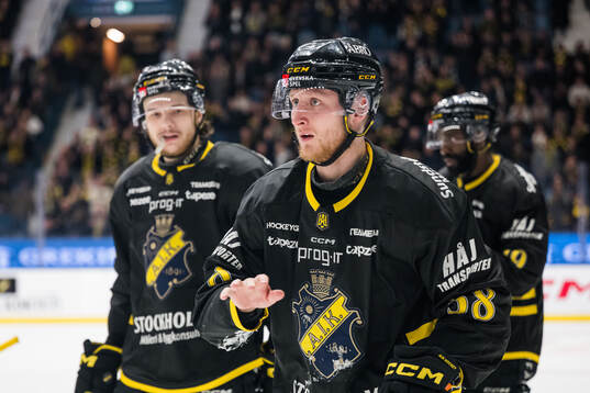 AIKs Oskar Magnusson har ont