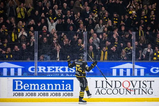 AIKs Oscar Nord jublar