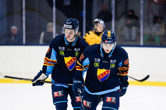 Djurgårdens Wilson Björck och Max Lind deppar