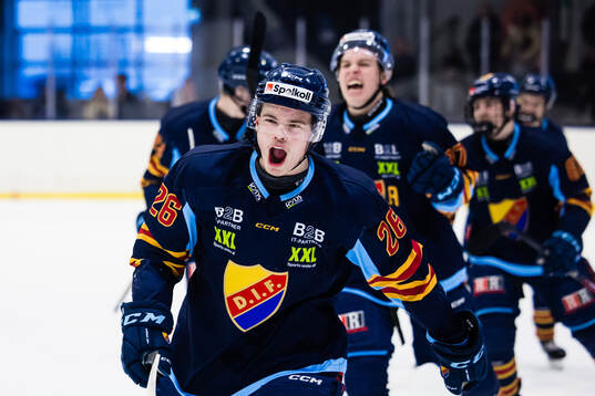 Djurgårdens Isak Forslund jublar