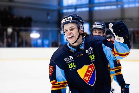 Djurgårdens Max Lind jublar