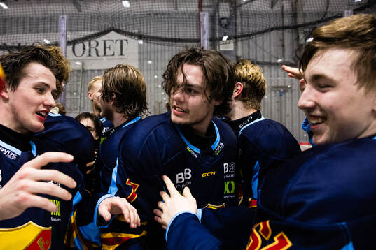 Djurgårdens Tim Redstedt och Viggo Björck jublar