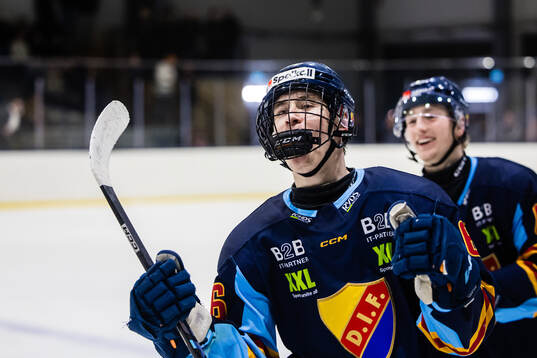 Djurgårdens Arvid Drott jublar