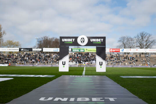 Landskrona IP interiör med Unibet loggan