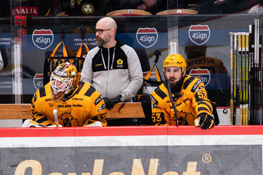 Skellefteås målvakt Linus Söderström och Luke Witkowski