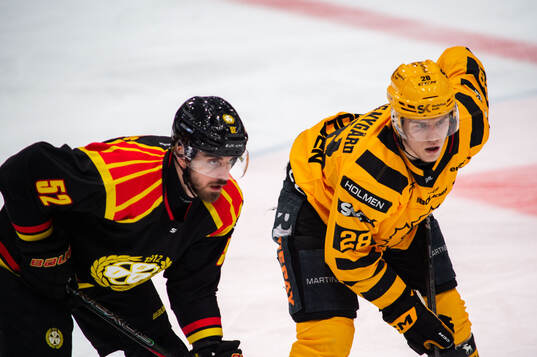 Brynäs Jack Kopacka och Skellefteås Michael