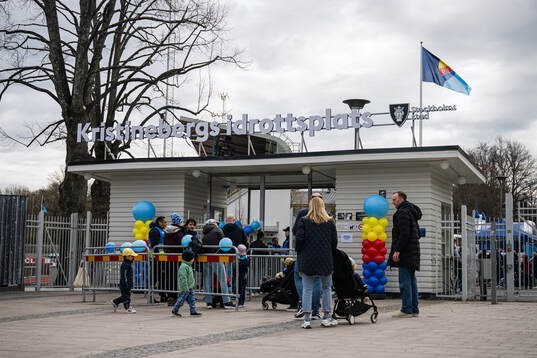 Exteriör bild på entrén till Kristinebergs IP