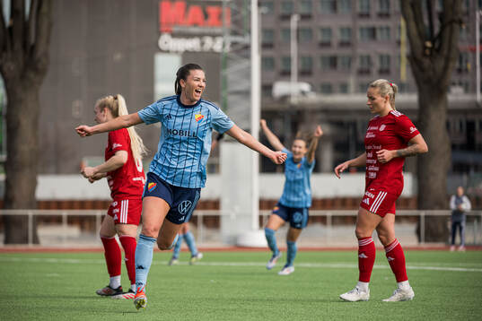 Djurgårdens Pauline Hammarlund jublar