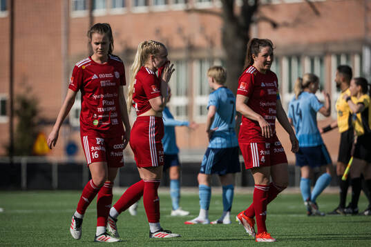 Piteås Maja Green och Josefin Johansson deppar