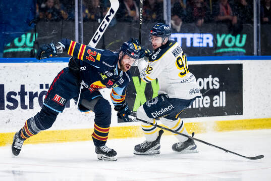 Djurgårdens Daniel Brodin och Södertäljes Albert Wikman