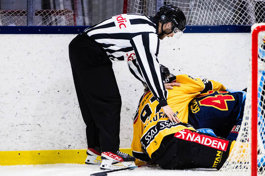 Luleås Casper Kjölmoen och Djurgårdens Ruben Westerling