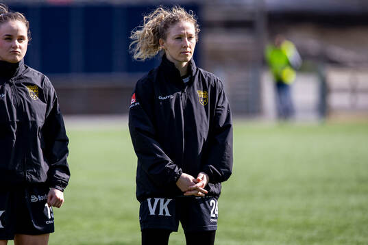 Umeås Nicole Robertson innan fotbollsmatchen i Elitettan