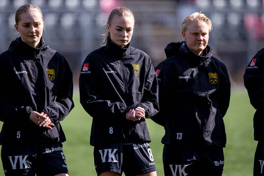 Umeås Agnes Brännström innan fotbollsmatchen i Elitettan